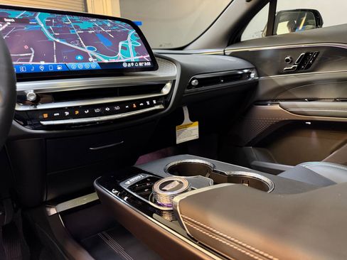 New 2026 Cadillac Lyriq Sport AWD/4WD image 29