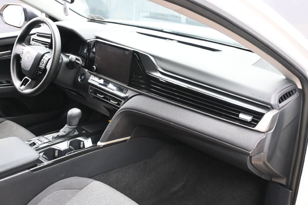 Used 2025 Toyota Camry LE FWD image 25