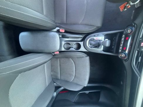 Used 2019 Kia Forte LXS FWD image 15