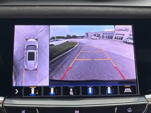 Used 2020 Cadillac XT6 FWD image 25