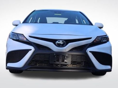 Used 2024 Toyota Camry SE image 5