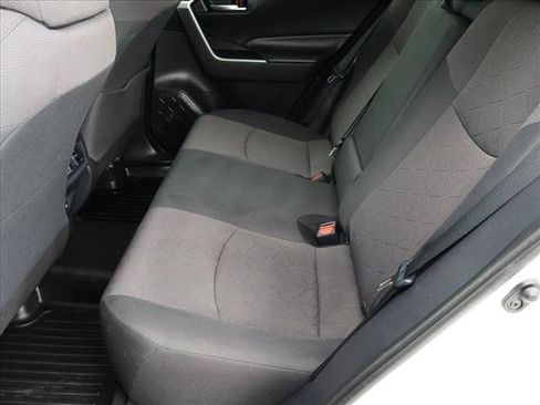 Used 2019 Toyota RAV4 XLE AWD/4WD image 23
