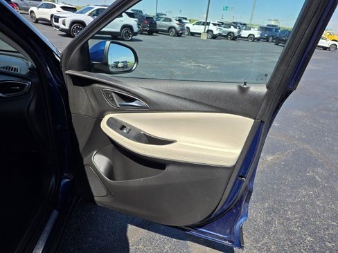 Used 2023 Buick Encore GX Preferred FWD image 17