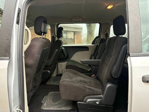 Used 2012 Dodge Grand Caravan American Value Package image 31