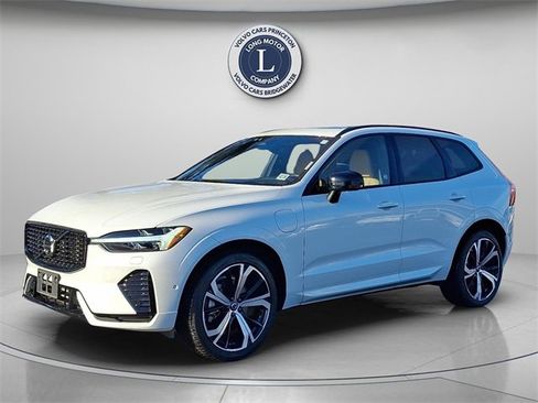 Used 2024 Volvo XC60 T8 Ultimate w/ Protection Package Premier image 3