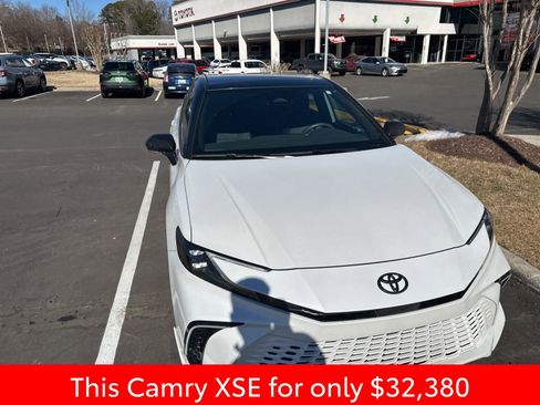 Used 2025 Toyota Camry XSE image 5
