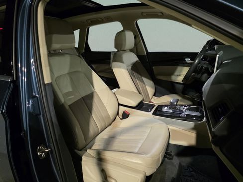 Used 2018 Audi Q5 Prestige w/ Prestige Package image 31