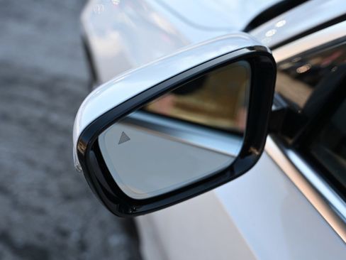 Used 2024 BMW 330i xDrive Sedan image 12