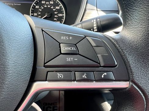 Used 2025 Nissan Altima 2.5 SV FWD image 13