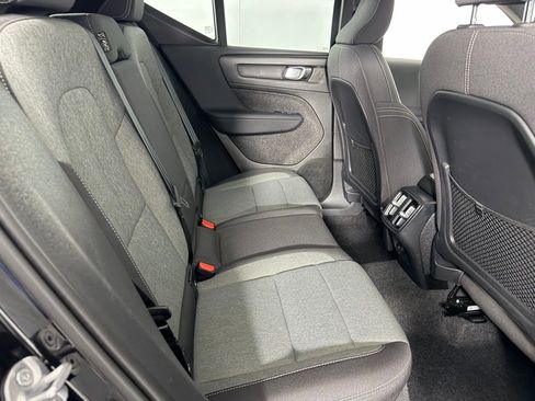 Used 2025 Volvo XC40 B5 Core image 29