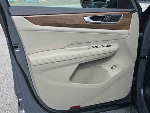 New 2026 Volkswagen Atlas SE image 15