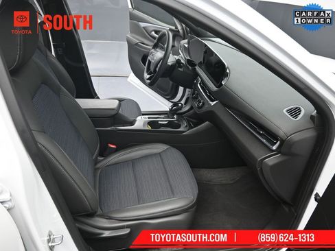 Used 2025 Buick Envista Preferred w/ Convenience II Package image 33