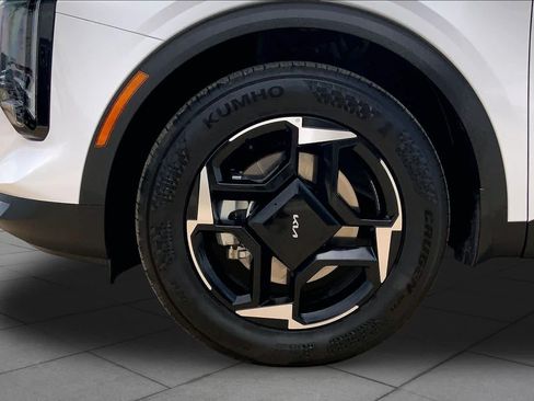 Certified 2026 Kia Sportage EX FWD image 21
