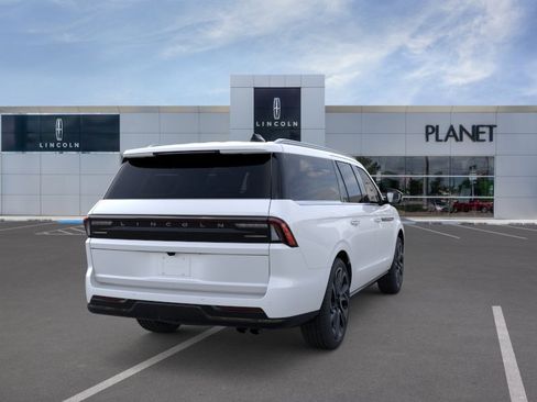 New 2026 Lincoln Navigator L Black Label AWD/4WD image 8