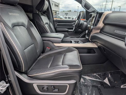Used 2019 RAM 1500 Laramie w/ Sport Appearance Package AWD/4WD image 12