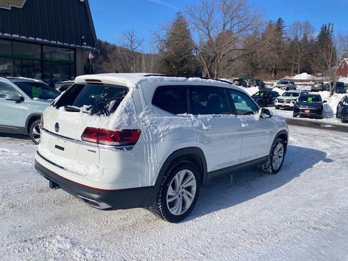 Used 2023 Volkswagen Atlas SE w/ Panoramic Sunroof Package image 4