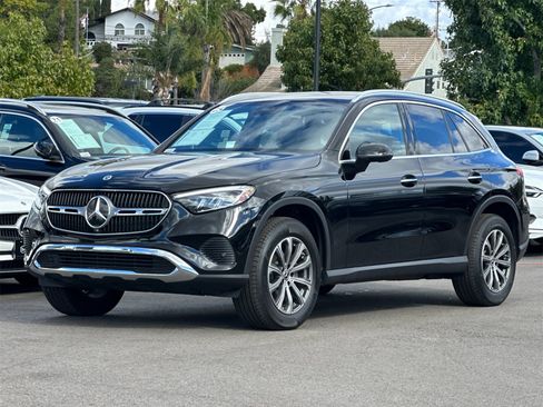 Certified 2025 Mercedes-Benz GLC 300 image 8