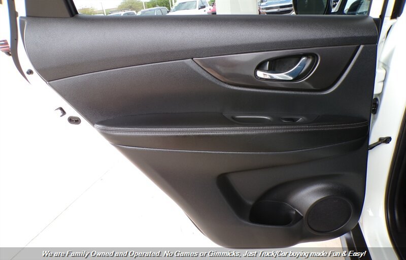 Used 2020 Nissan Rogue SV AWD/4WD image 14
