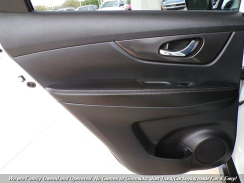 Used 2020 Nissan Rogue SV AWD/4WD image 14