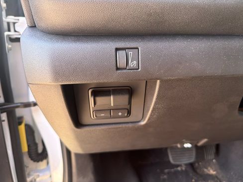 Used 2026 Chevrolet Colorado Trail Boss AWD/4WD image 6
