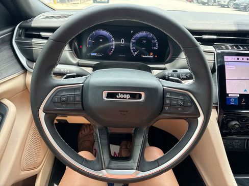 Used 2024 Jeep Grand Cherokee L Limited RWD image 11