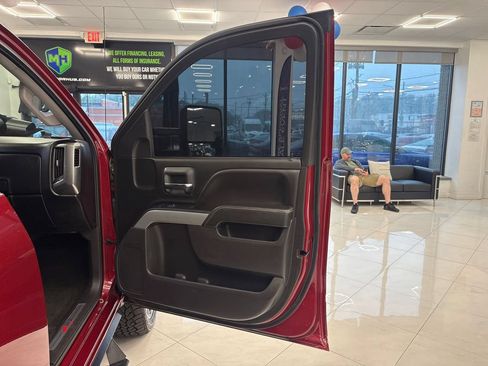 Used 2018 Chevrolet Silverado 1500 LT w/ All Star Edition AWD/4WD image 43