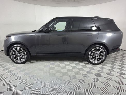 New 2025 Land Rover Range Rover SE image 2