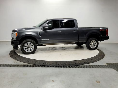 Used 2019 Ford F350 Platinum w/ Platinum Ultimate Package image 4