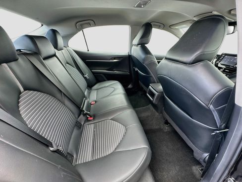 Used 2022 Toyota Camry SE FWD image 17