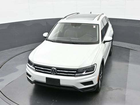 Used 2019 Volkswagen Tiguan SE w/ Panoramic Sunroof Package AWD/4WD image 35