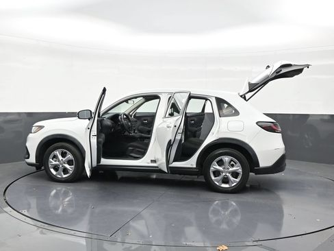 Used 2023 Honda HR-V LX image 23
