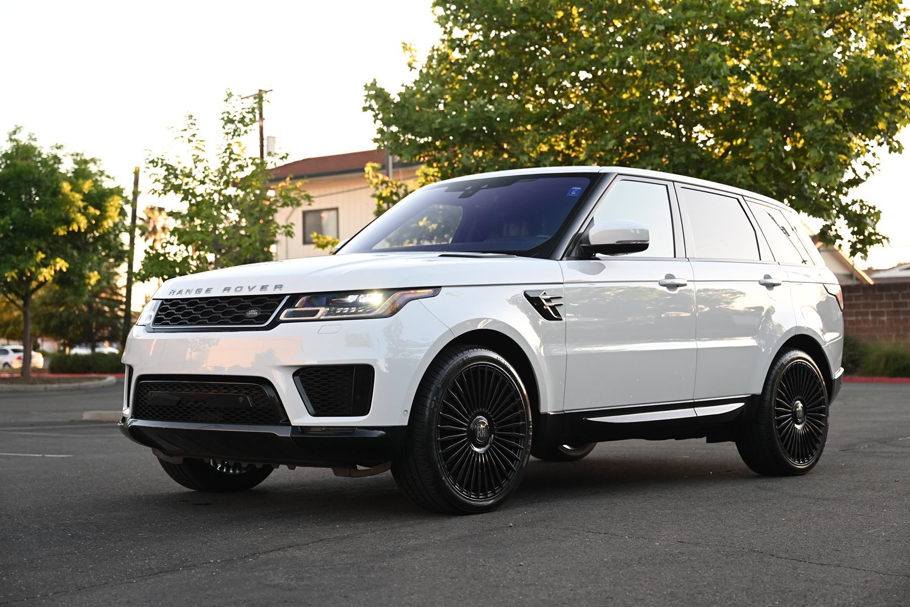 Used 2019 Land Rover Range Rover Sport HSE AWD/4WD image 10