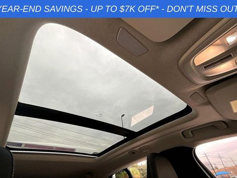 Used 2025 Volvo XC40 B5 Core image 26