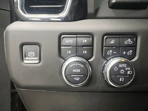 Used 2025 GMC Sierra 3500 Denali w/ Denali Reserve Package image 32