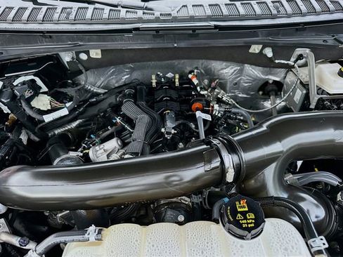 Used 2025 Ford Expedition Platinum image 33