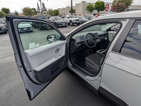 Certified 2024 Hyundai Ioniq 5 SEL RWD image 34