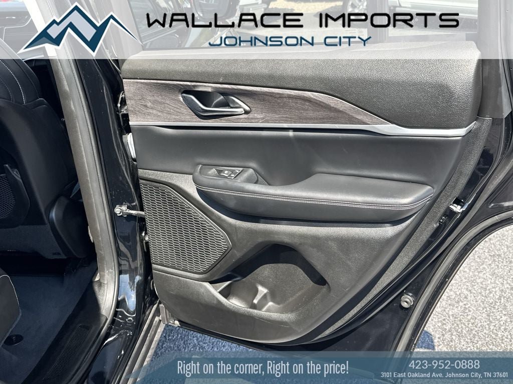 Used 2023 Jeep Grand Cherokee Limited AWD/4WD image 39
