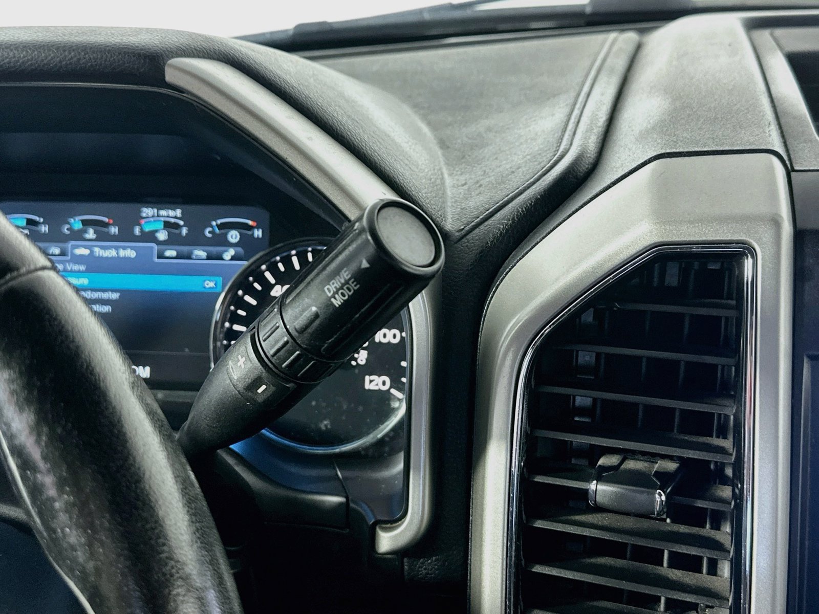 Used 2020 Ford F150 XLT w/ Equipment Group 302A Luxury AWD/4WD image 17