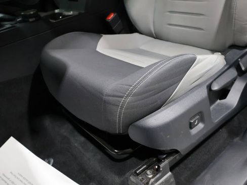 Used 2025 Toyota Tacoma TRD Off-Road image 12