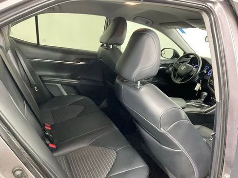 Used 2022 Toyota Camry SE FWD image 17