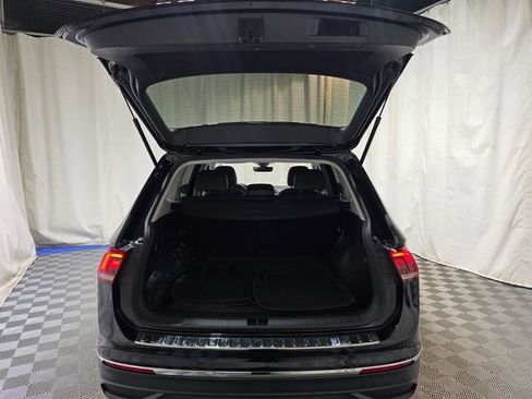 Certified 2023 Volkswagen Tiguan SE AWD/4WD image 36