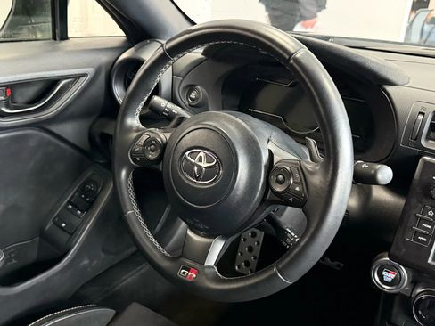 Used 2023 Toyota GR86 Premium w/ ALL Weather Mat Package (TMS) image 11