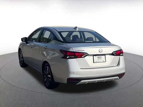 Used 2025 Nissan Versa SV FWD image 11