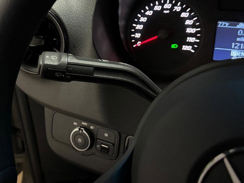 Used 2021 Mercedes-Benz Sprinter 2500 image 12