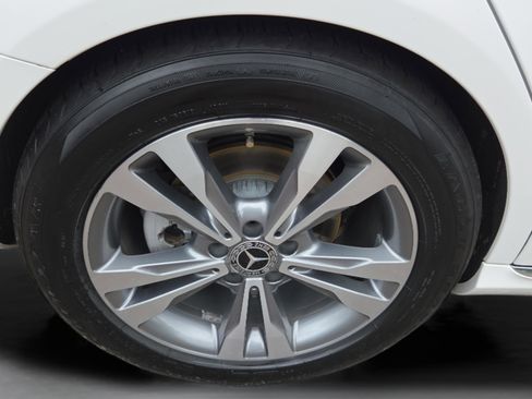 Used 2018 Mercedes-Benz C 300 Sedan image 34