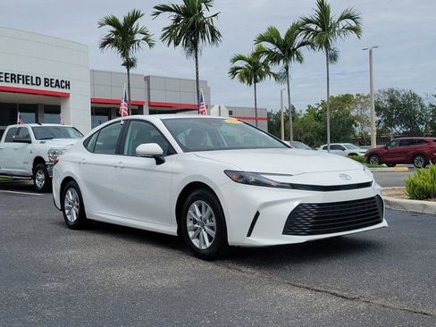 Used 2025 Toyota Camry LE FWD image 26