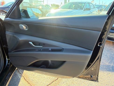 New 2026 Hyundai Elantra SE image 14