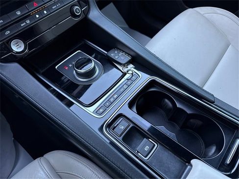 Used 2017 Jaguar F-PACE First Edition image 35