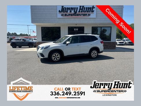 Used 2022 Subaru Forester Premium w/ Popular Package #3 AWD/4WD image 1