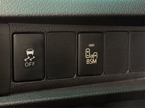 Used 2016 Toyota Sienna SE w/ SE Preferred Package FWD image 27